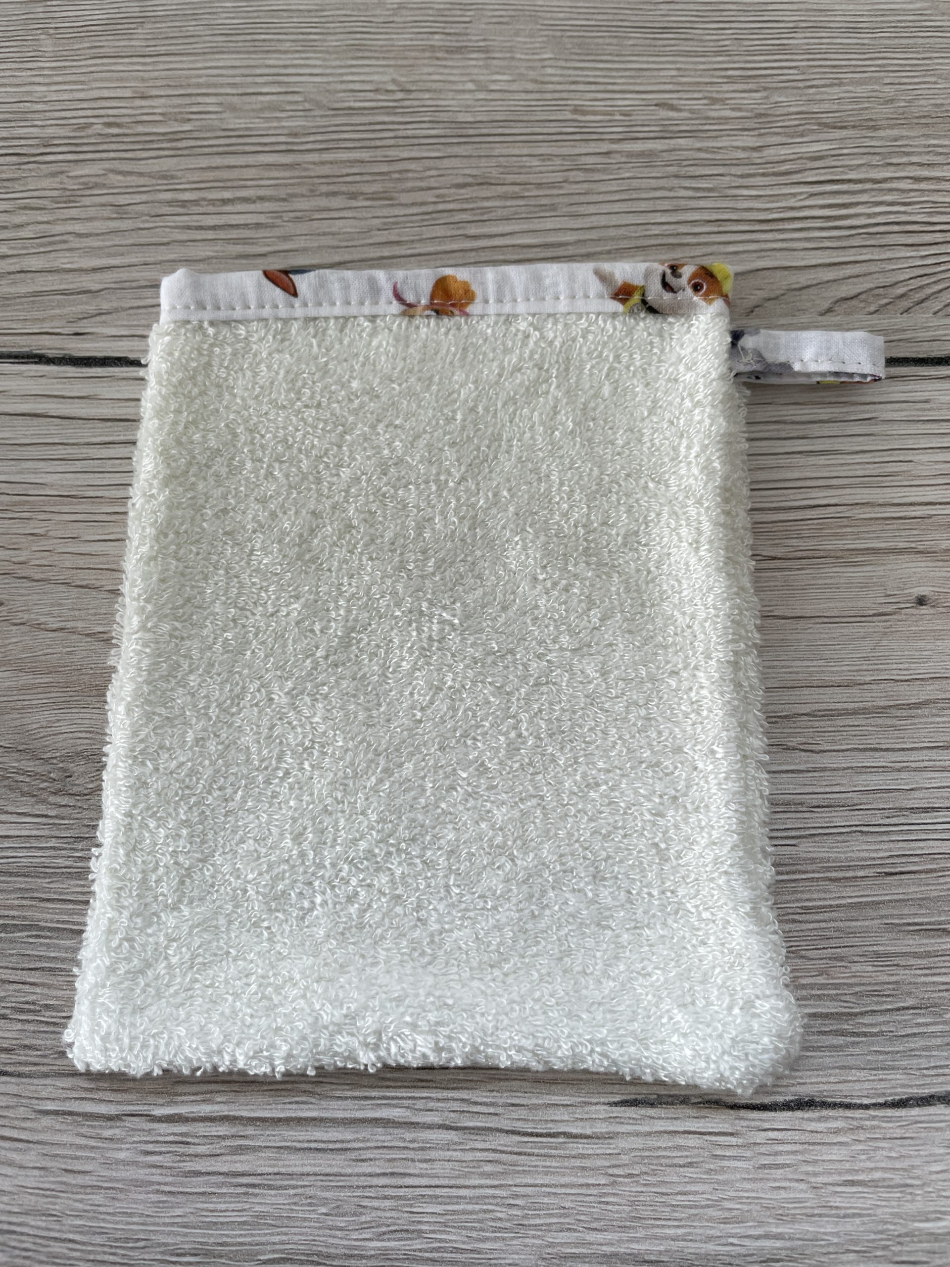 Gant-de-toilette-enfant-beige-pat-patrouille-un-amour-de-bobine3
