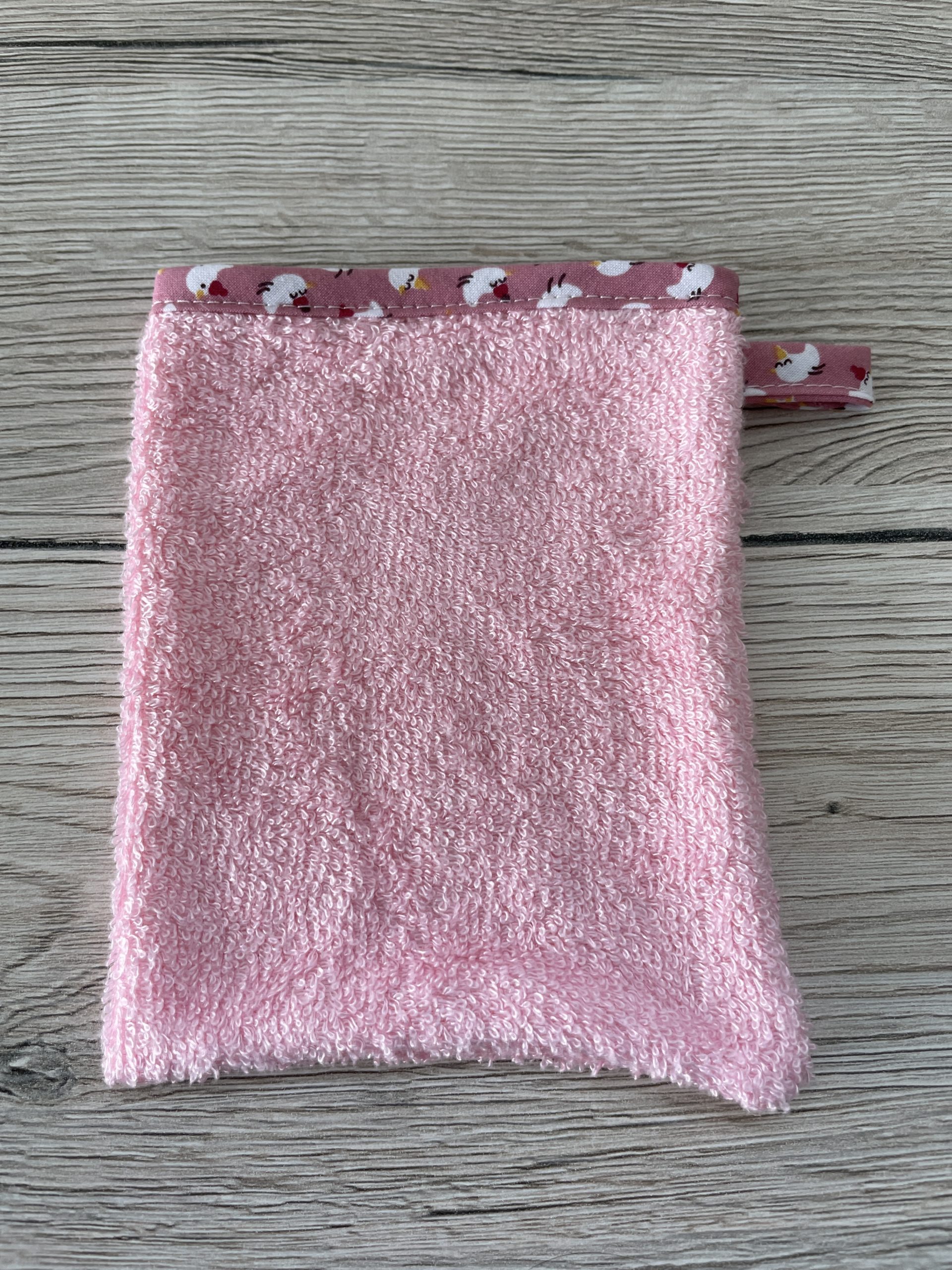 Gant-de-toilette-enfant-rose-poules-un-amour-de-bobine